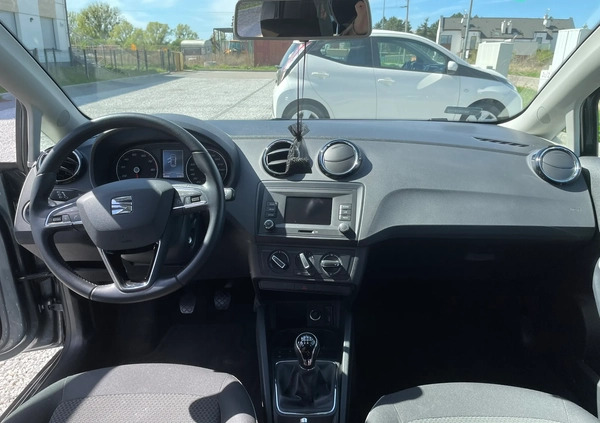 Seat Ibiza cena 38000 przebieg: 50000, rok produkcji 2016 z Szczecin małe 92
